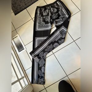 NWOT - BCBG Max Azria black/white print Pant - size small